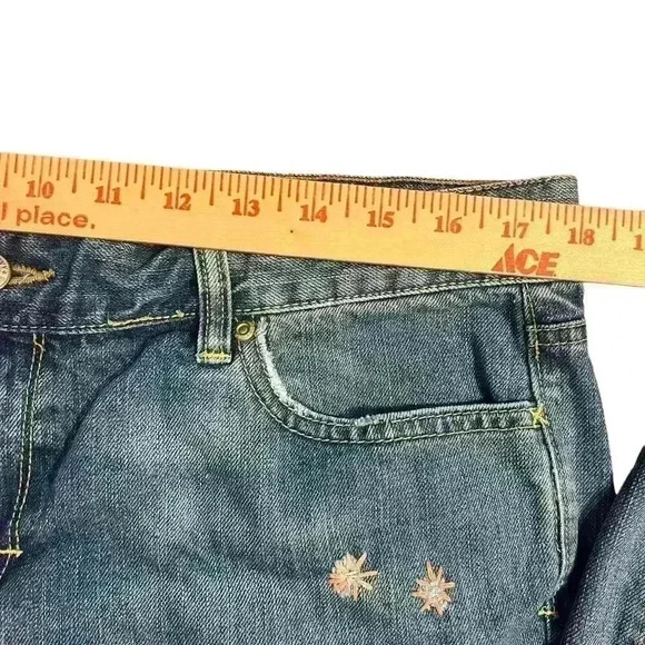 Old Navy Women's Denim Shorts with Embroidered Details - Picture 4 of 7